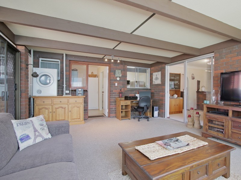 36 Coachwood Way, Maddington WA 6109