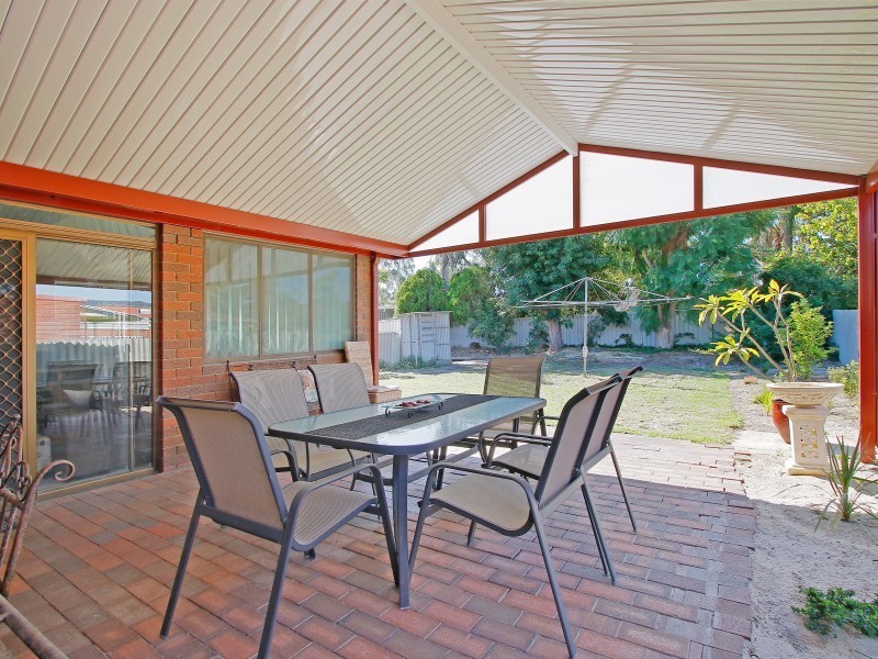 36 Coachwood Way, Maddington WA 6109
