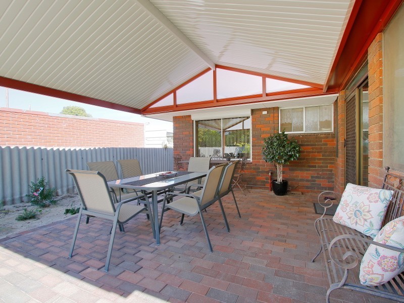 36 Coachwood Way, Maddington WA 6109