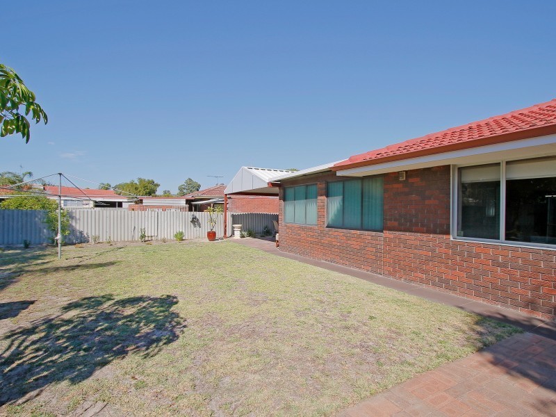 36 Coachwood Way, Maddington WA 6109