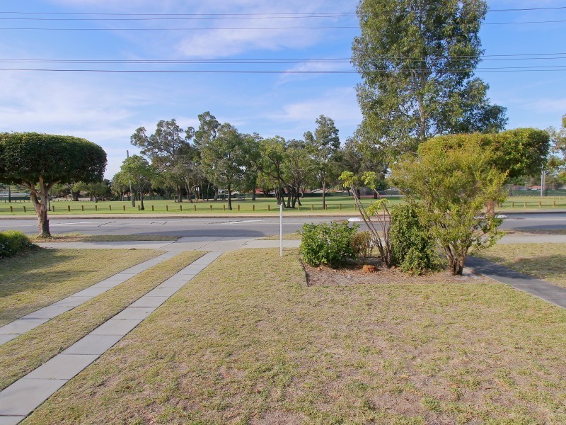 25 Thornlie Avenue, Thornlie WA 6108