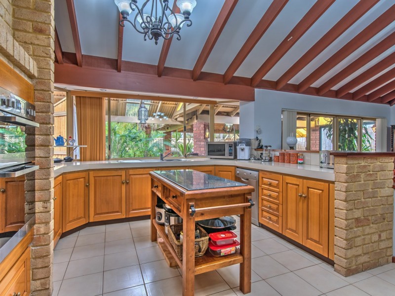 10 Camelot Court, Thornlie WA 6108