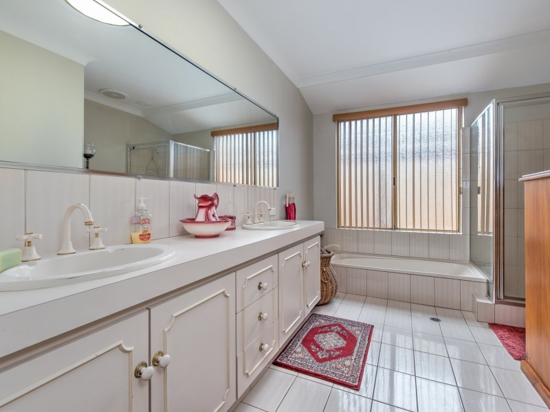 10 Camelot Court, Thornlie WA 6108