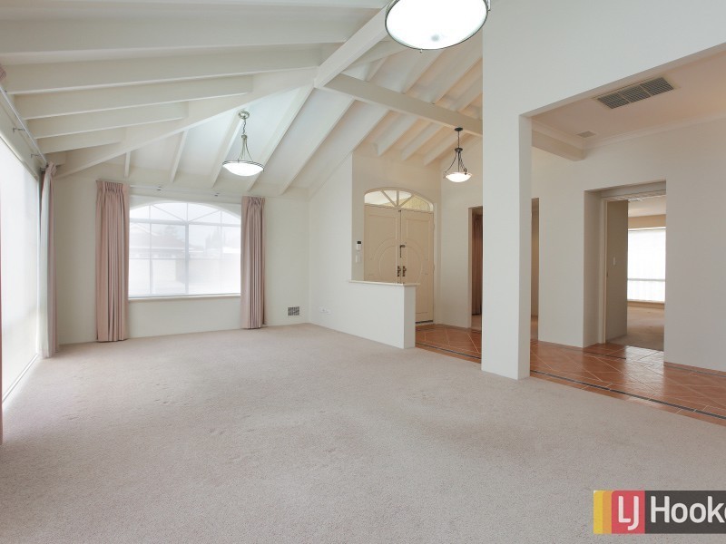 16 Ashridge Turn, Canning Vale WA 6155
