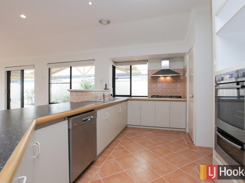 16 Ashridge Turn, Canning Vale WA 6155