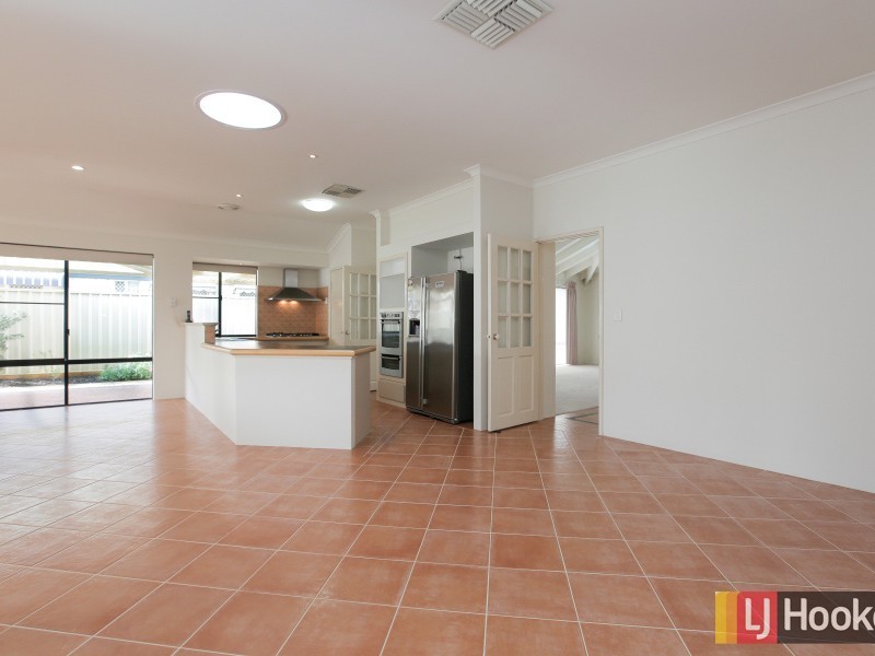 16 Ashridge Turn, Canning Vale WA 6155