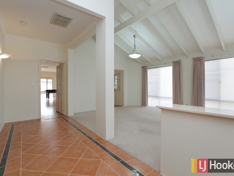 16 Ashridge Turn, Canning Vale WA 6155