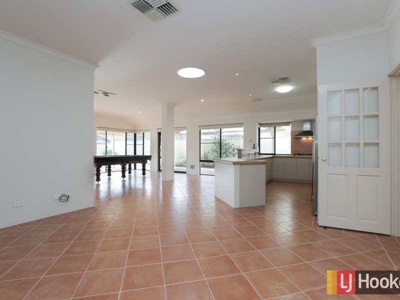 16 Ashridge Turn, Canning Vale WA 6155