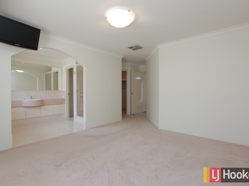 16 Ashridge Turn, Canning Vale WA 6155
