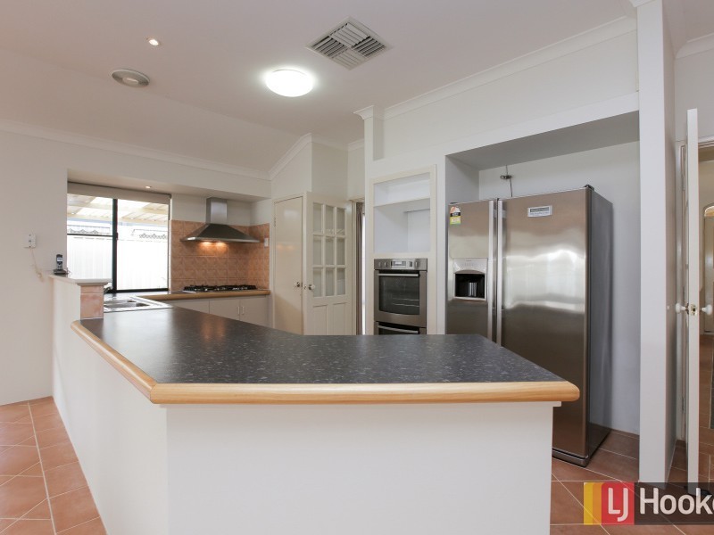 16 Ashridge Turn, Canning Vale WA 6155