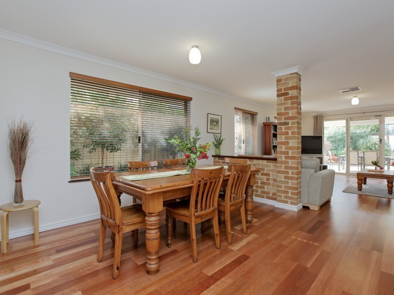 24 Hunt Street, Thornlie WA 6108