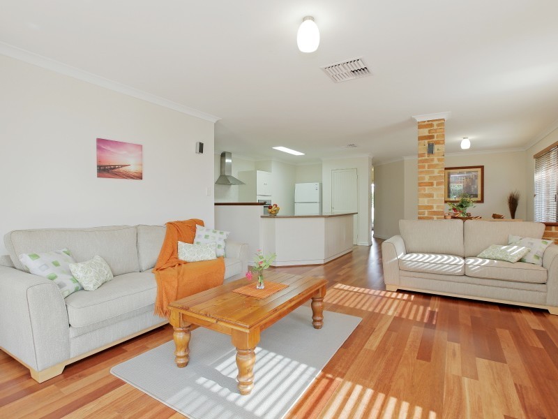 24 Hunt Street, Thornlie WA 6108