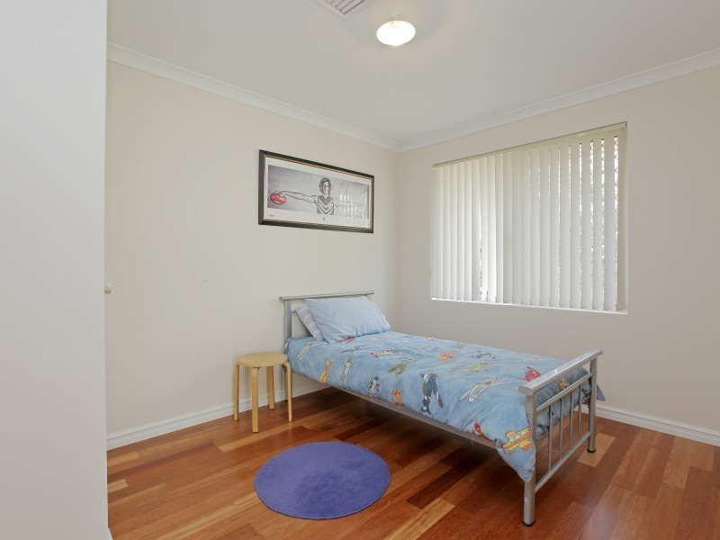 24 Hunt Street, Thornlie WA 6108