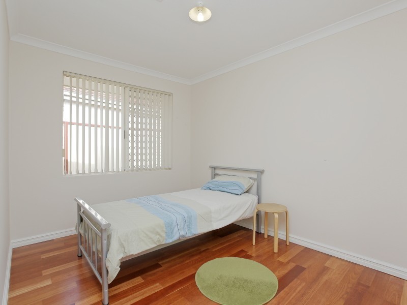 24 Hunt Street, Thornlie WA 6108