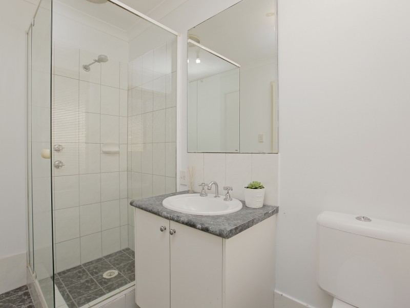 24 Hunt Street, Thornlie WA 6108