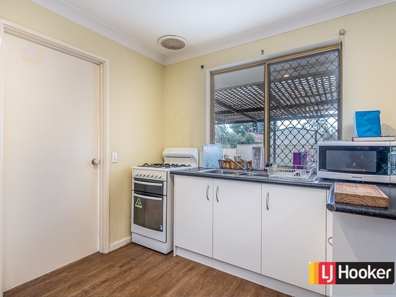 16 McGrath Place, Seville Grove WA 6112