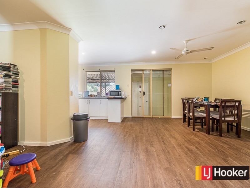 16 McGrath Place, Seville Grove WA 6112