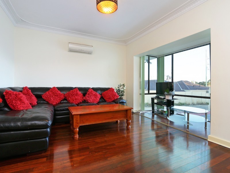 24B Stephen Street, Queens Park WA 6107