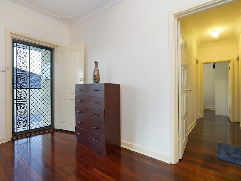 24B Stephen Street, Queens Park WA 6107