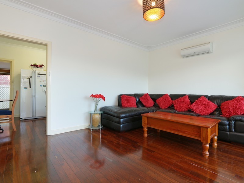 24B Stephen Street, Queens Park WA 6107