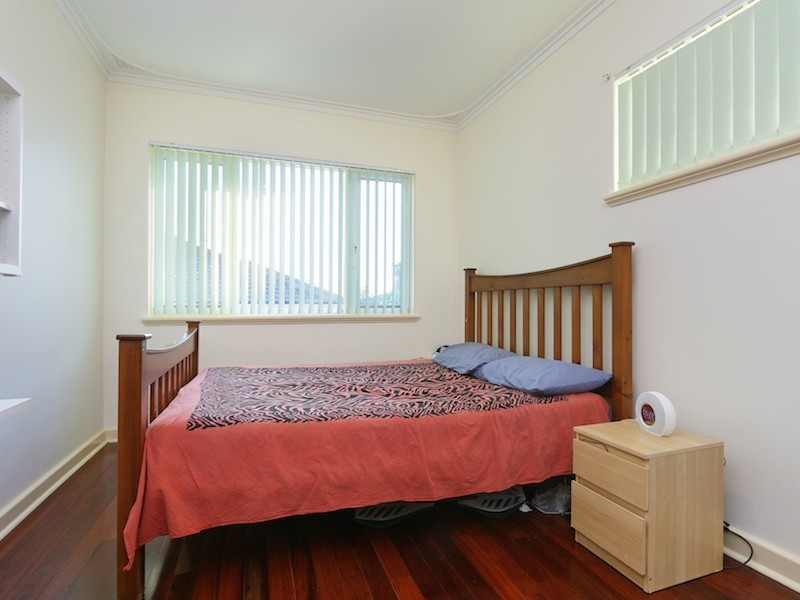 24B Stephen Street, Queens Park WA 6107