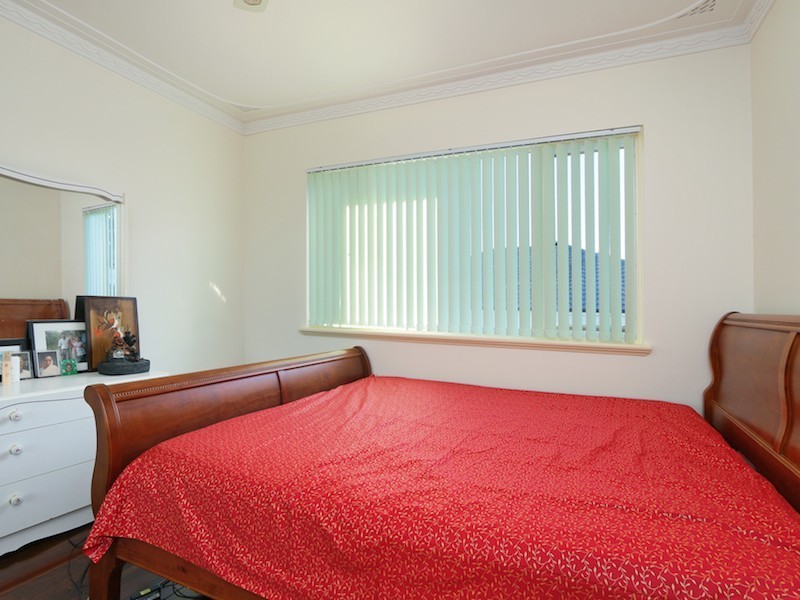 24B Stephen Street, Queens Park WA 6107