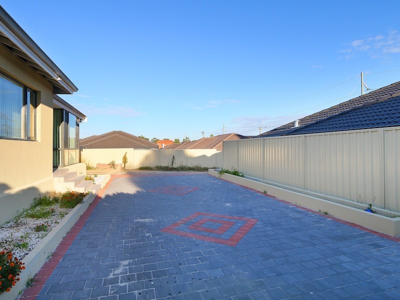 24B Stephen Street, Queens Park WA 6107