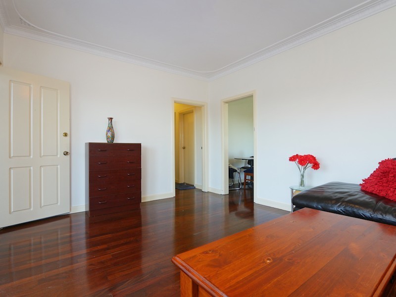 24B Stephen Street, Queens Park WA 6107