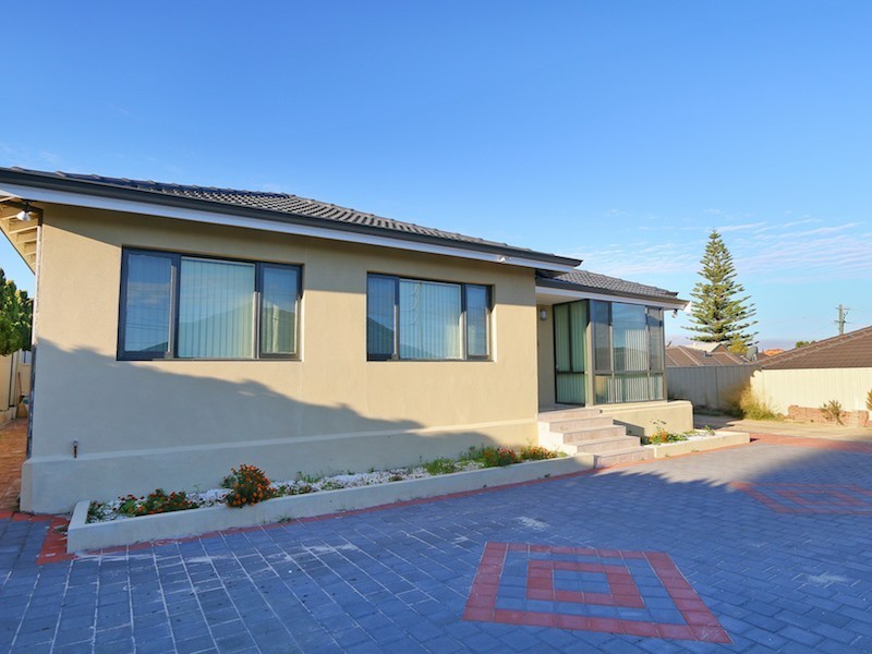 24B Stephen Street, Queens Park WA 6107