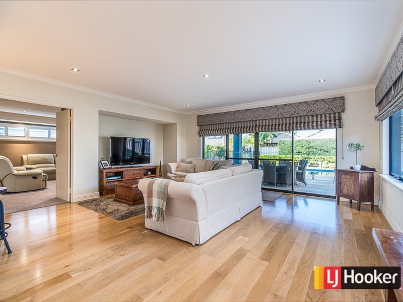 1 Mingara Avenue, Harrisdale WA 6112