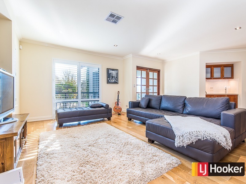 1 Mingara Avenue, Harrisdale WA 6112