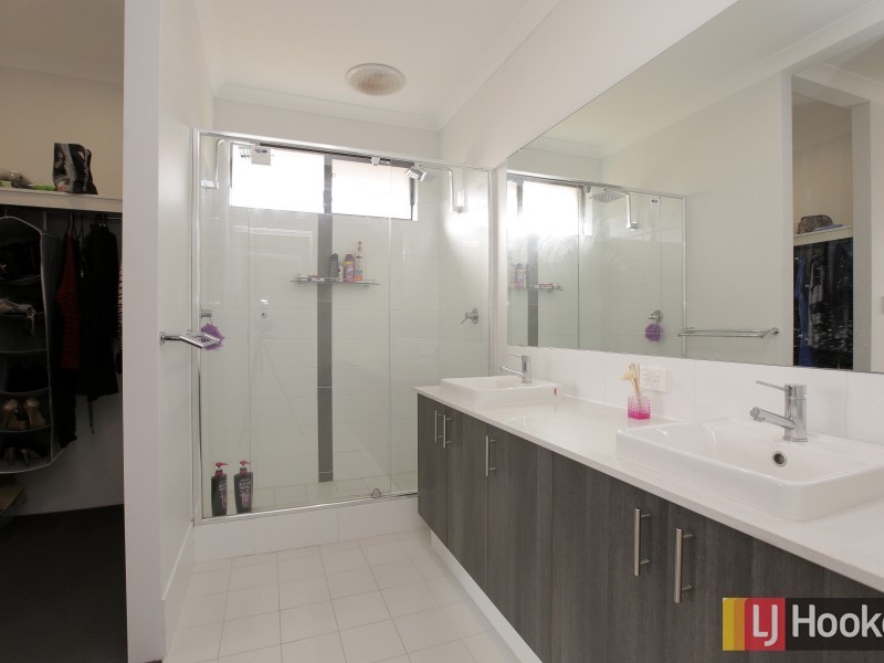 9 Woodard Road, Byford WA 6122