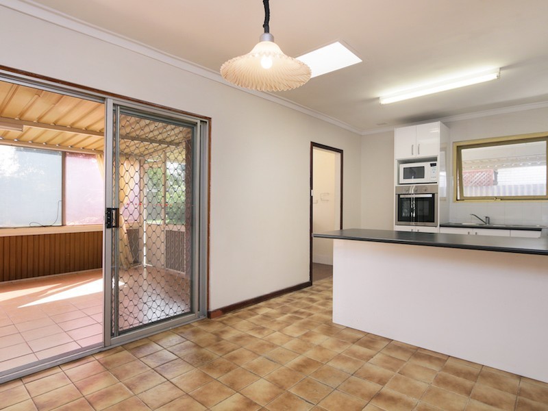 107 Berehaven Avenue, Thornlie WA 6108