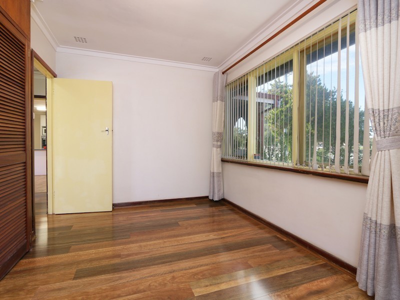 107 Berehaven Avenue, Thornlie WA 6108