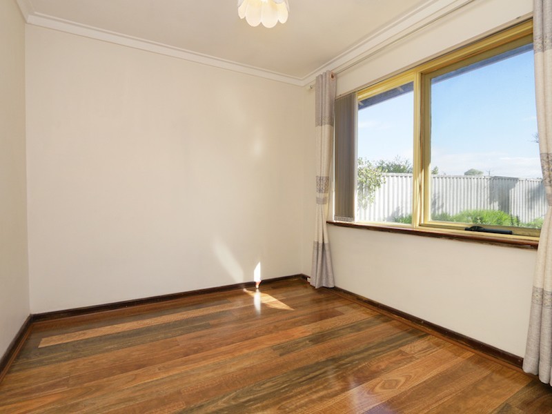 107 Berehaven Avenue, Thornlie WA 6108