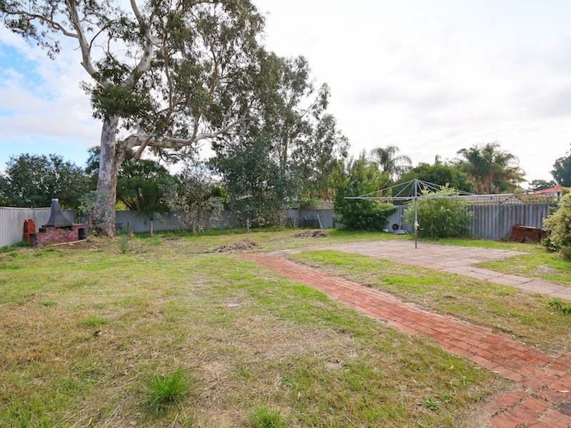 107 Berehaven Avenue, Thornlie WA 6108