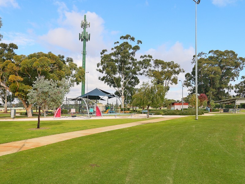 107 Berehaven Avenue, Thornlie WA 6108