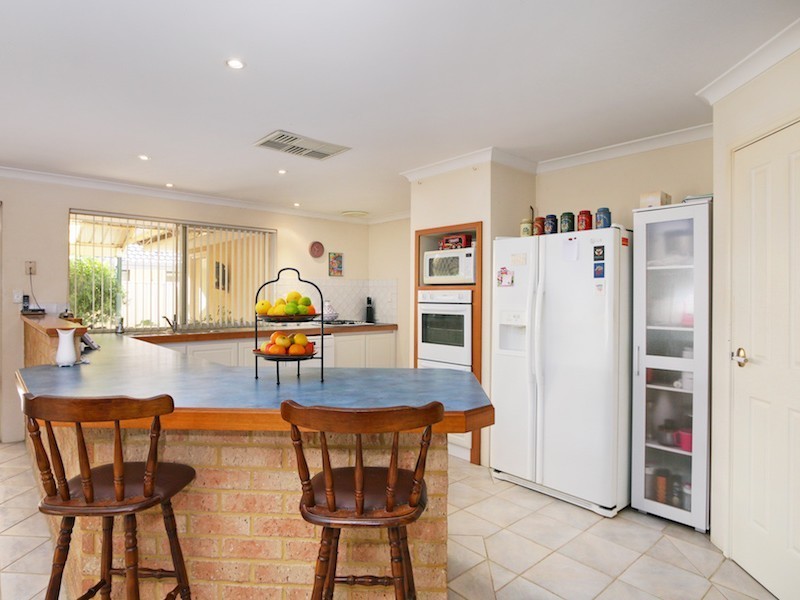 14 Ashridge Turn, Canning Vale WA 6155