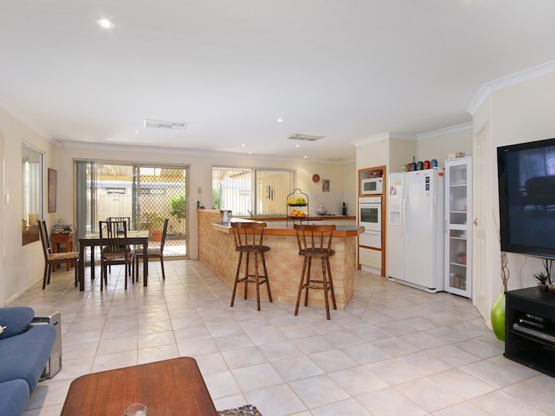 14 Ashridge Turn, Canning Vale WA 6155