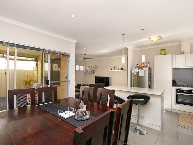 8/26 Churchill Green, Canning Vale WA 6155