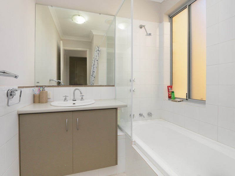 8/26 Churchill Green, Canning Vale WA 6155