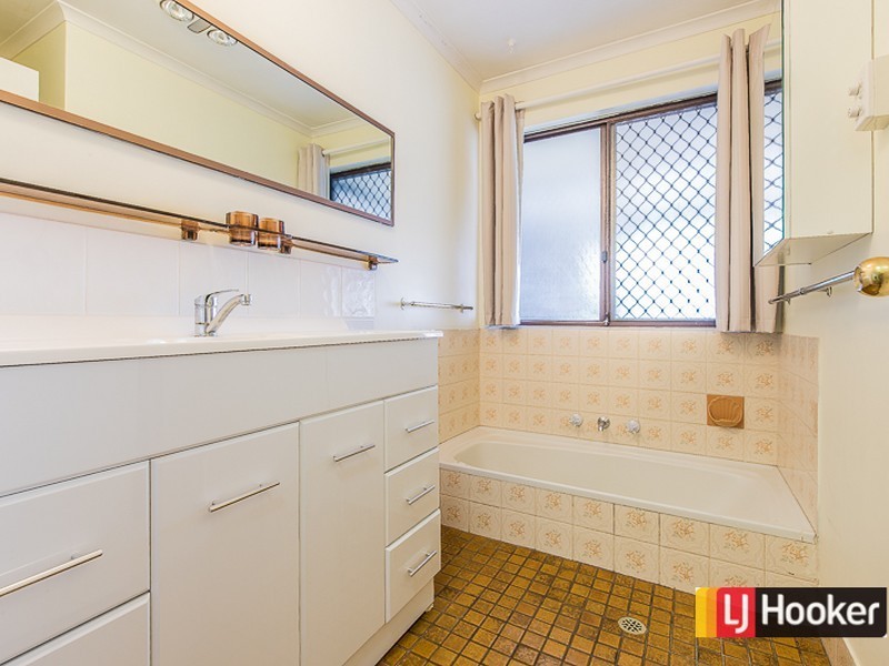 30 McNamara Drive, Thornlie WA 6108