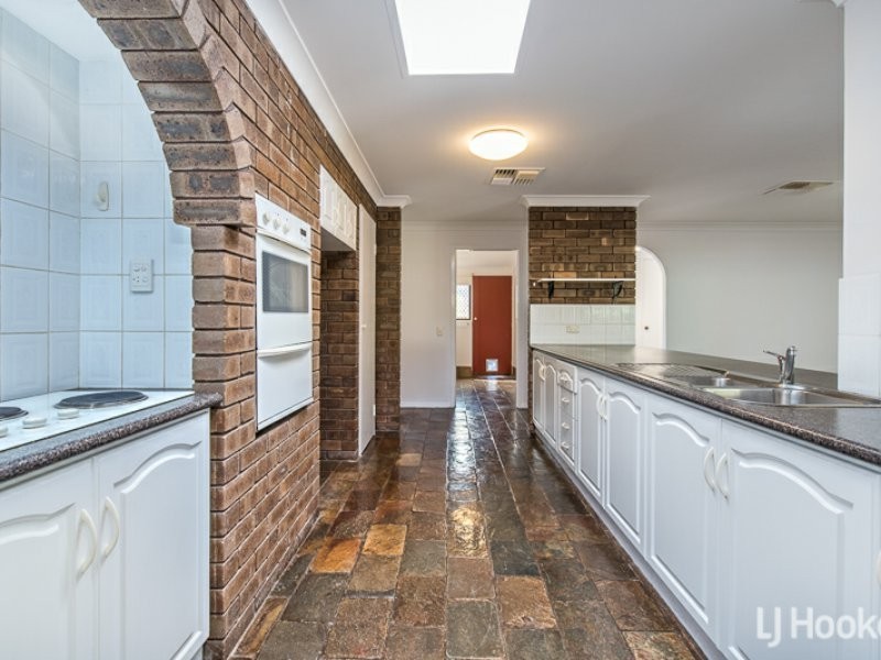97 Regency Drive, Thornlie WA 6108