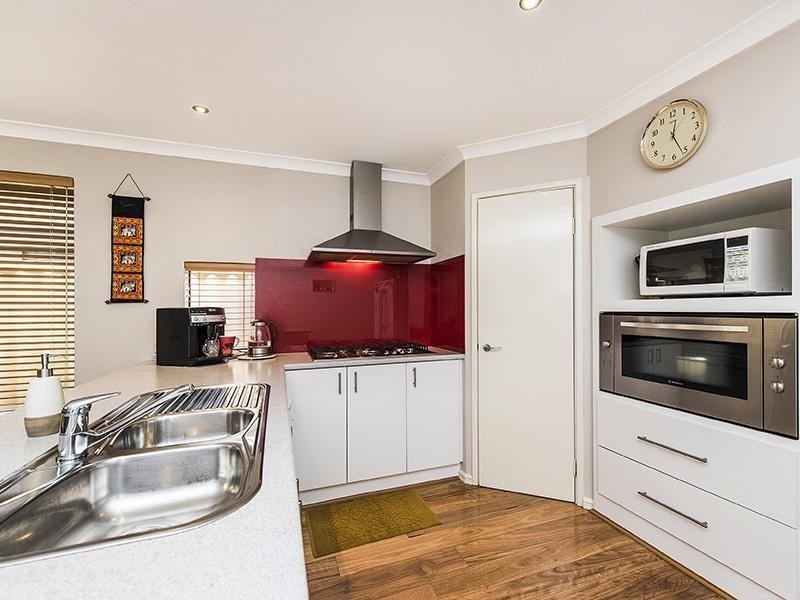 16 Eaton Lane, Southern River WA 6110