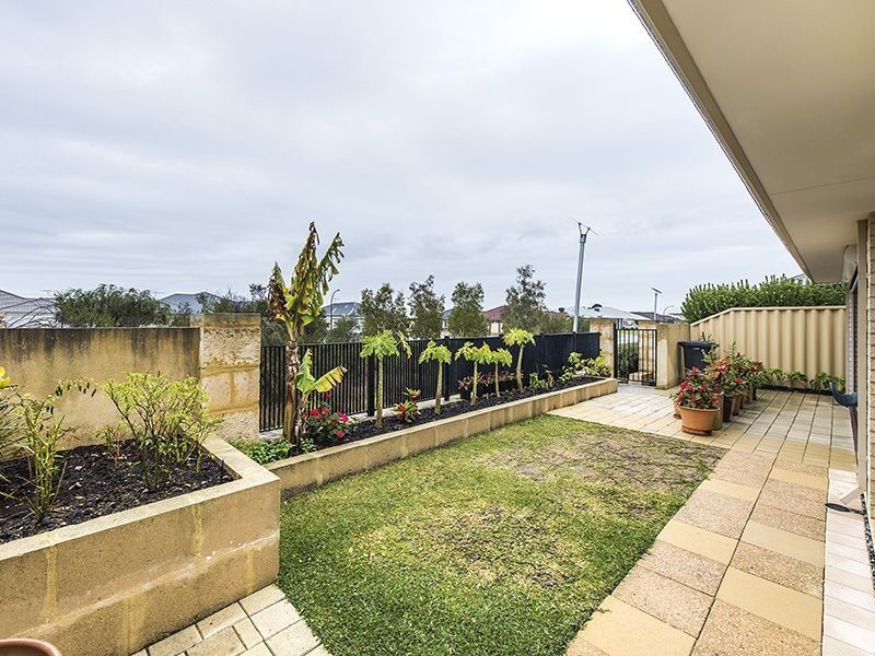 16 Eaton Lane, Southern River WA 6110