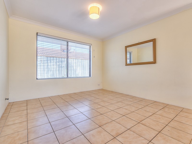 26 Regal Drive, Thornlie WA 6108