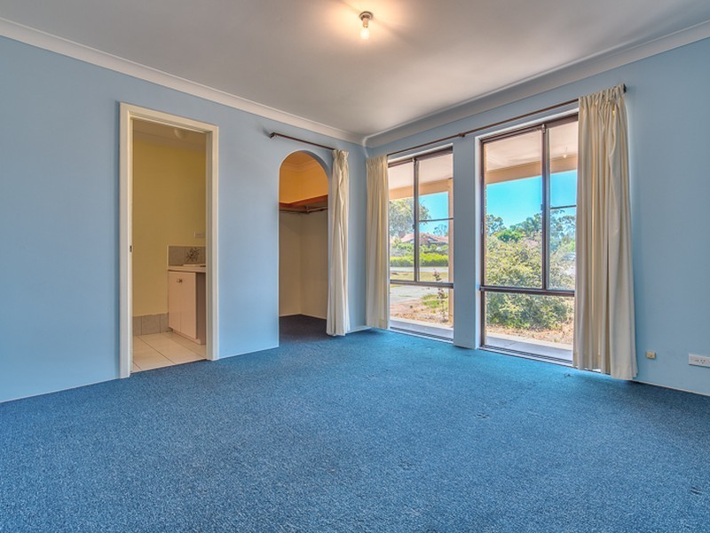 26 Regal Drive, Thornlie WA 6108