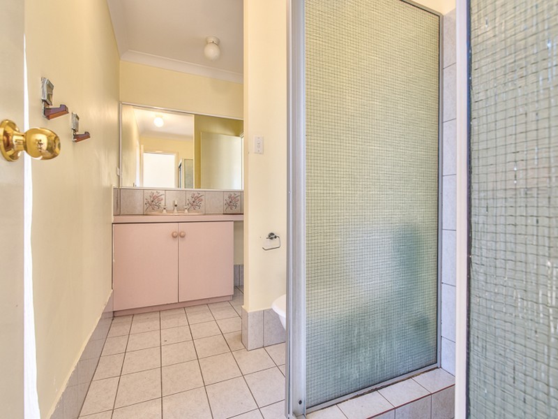 26 Regal Drive, Thornlie WA 6108