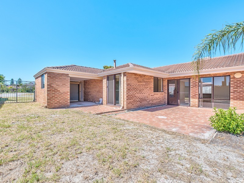 26 Regal Drive, Thornlie WA 6108