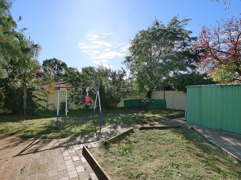 173 Third Avenue, Kelmscott WA 6111